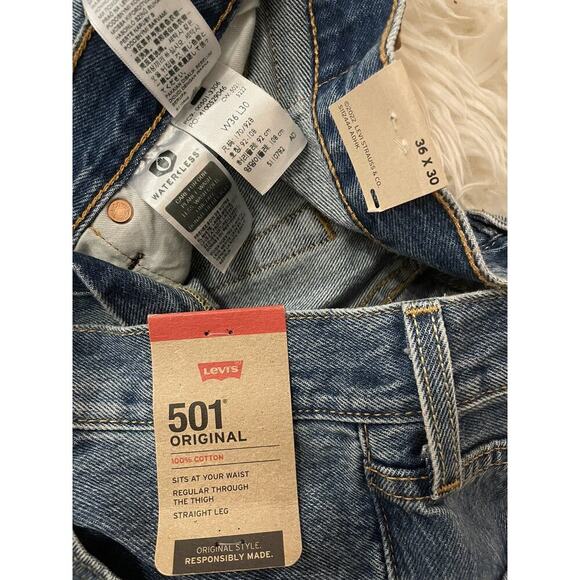 Levi's Men’s Original 501 Button Fly Straight Denim Jeans 36x30 Light Medium $80 - Picture 2 of 4